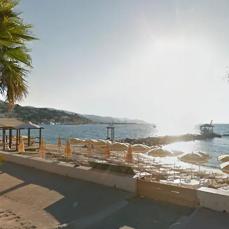 Apartment Climatise Avec Balcon Et Parking Privatif, A 100m De La - - Fr-1-251-352