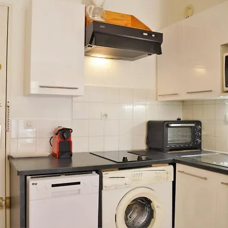 Climatise Avec Balcon Et Parking Privatif, A 100m De La - - Fr-1-251-352 Apartment *