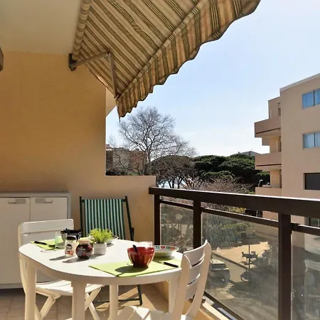 Climatise Avec Balcon Et Parking Privatif, A 100m De La - - Fr-1-251-352 Apartment Le Lavandou